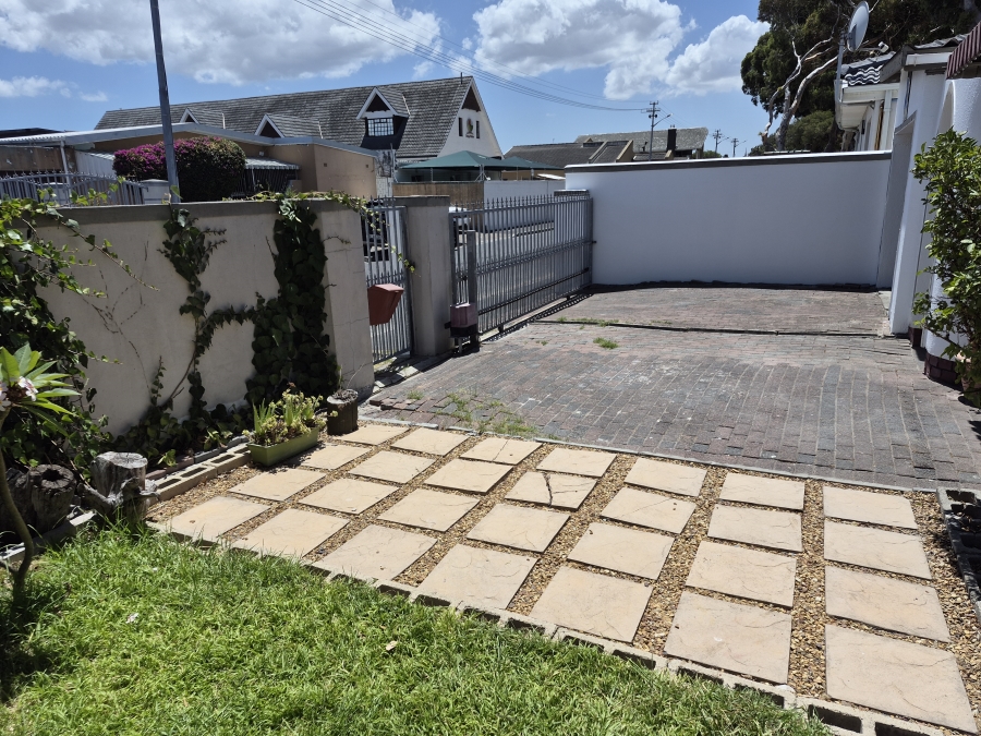 1 Bedroom Property for Sale in Rylands Western Cape